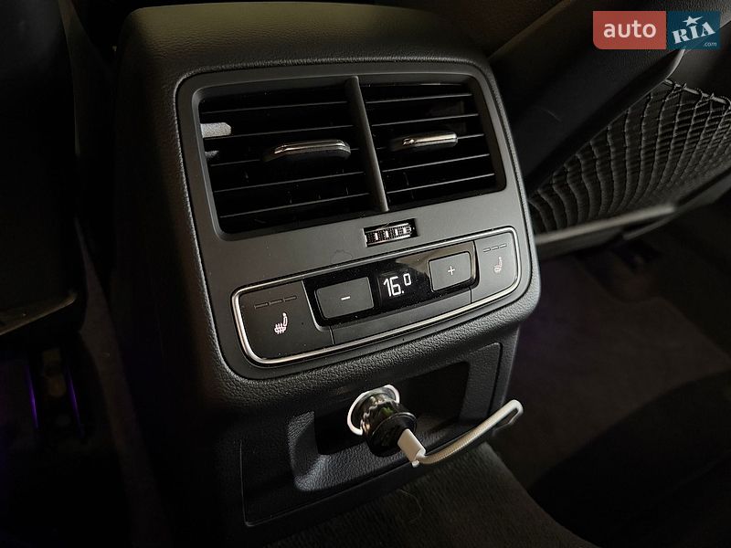 Седан Audi A4 2017 в Киеве
