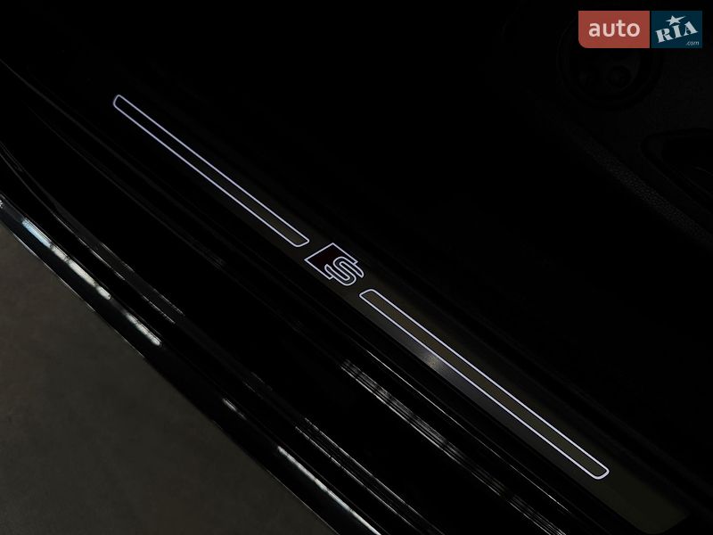 Седан Audi A4 2017 в Киеве