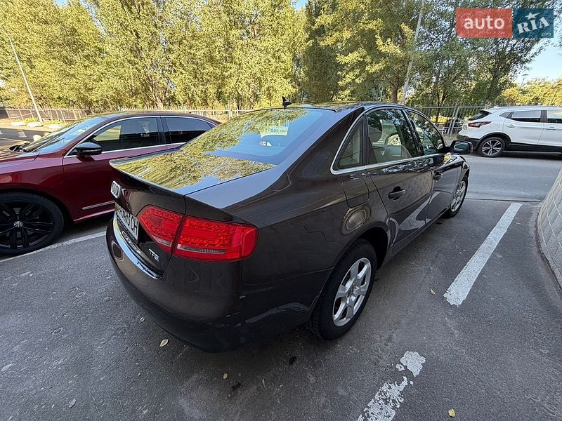 Седан Audi A4 2011 в Киеве