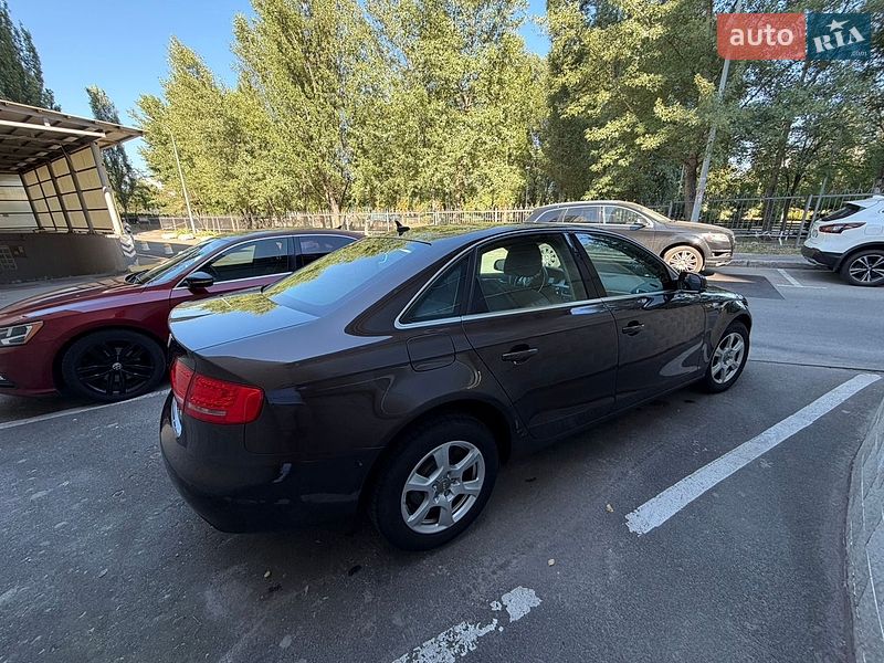 Седан Audi A4 2011 в Києві