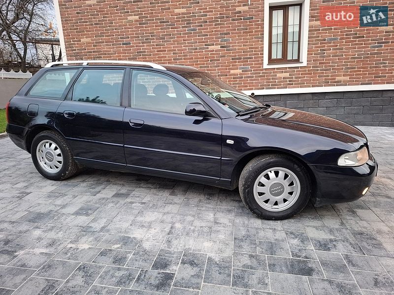 Універсал Audi A4 2000 в Чернівцях