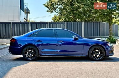 Седан Audi A4 2020 в Виннице
