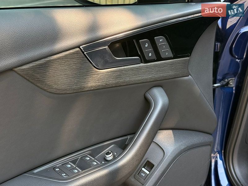 Седан Audi A4 2020 в Виннице