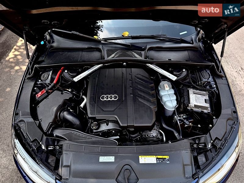 Седан Audi A4 2020 в Виннице