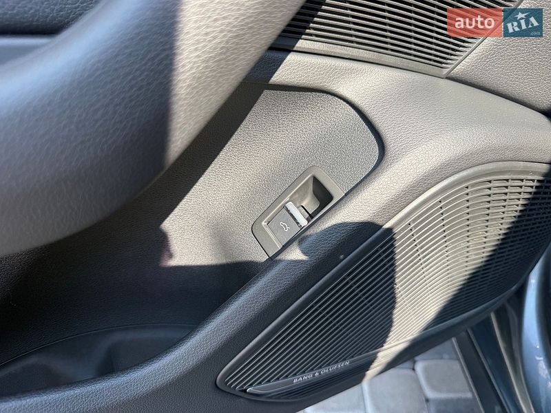 Седан Audi A4 2017 в Львове