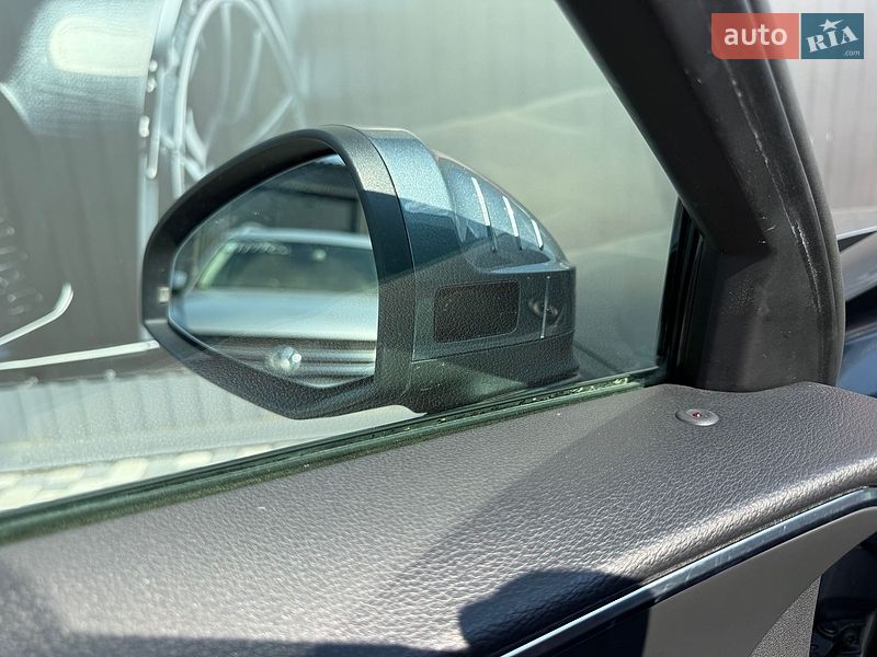 Седан Audi A4 2017 в Львове