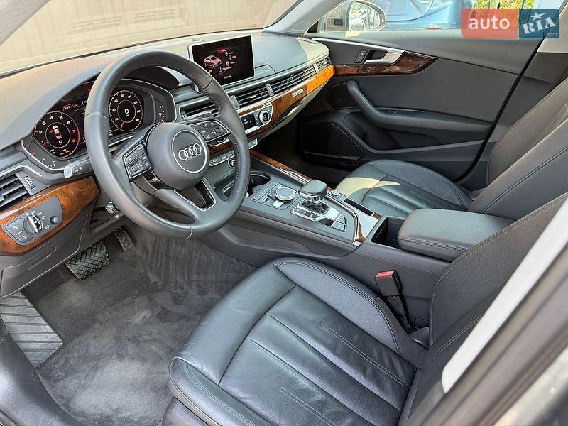 Седан Audi A4 2017 в Львове