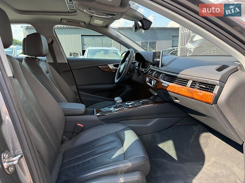Седан Audi A4 2017 в Львове