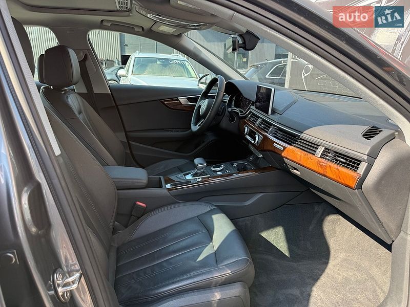 Седан Audi A4 2017 в Львове