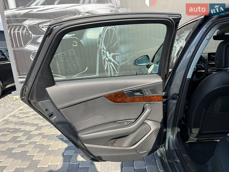 Седан Audi A4 2017 в Львове