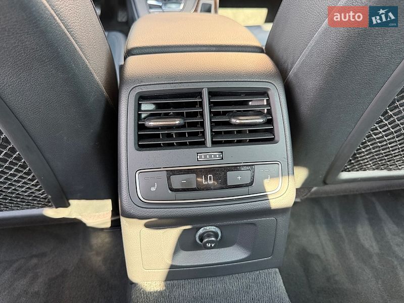 Седан Audi A4 2017 в Львове