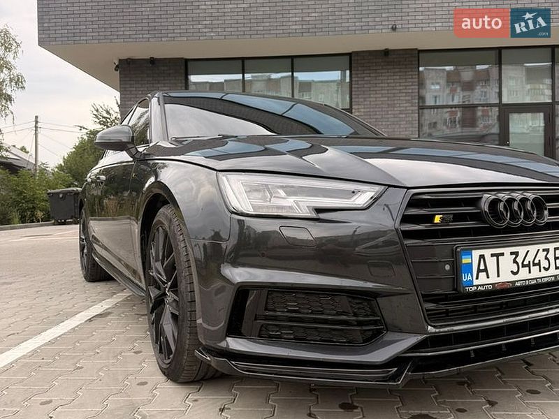 Седан Audi A4 2016 в Ивано-Франковске