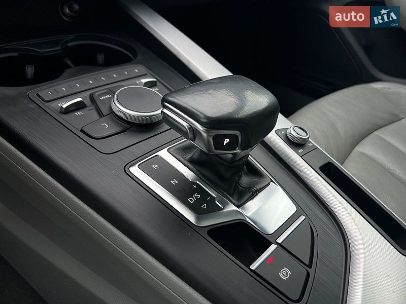 Седан Audi A4 2017 в Ивано-Франковске