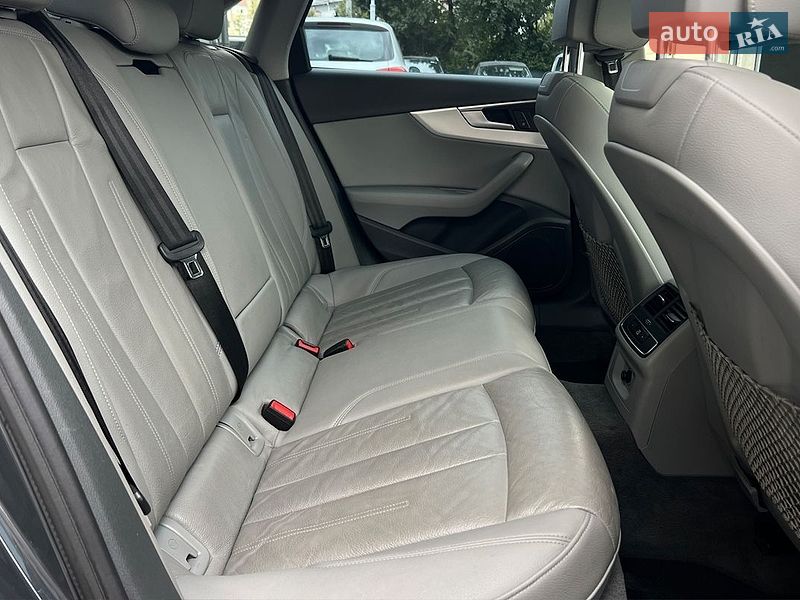 Седан Audi A4 2017 в Ивано-Франковске