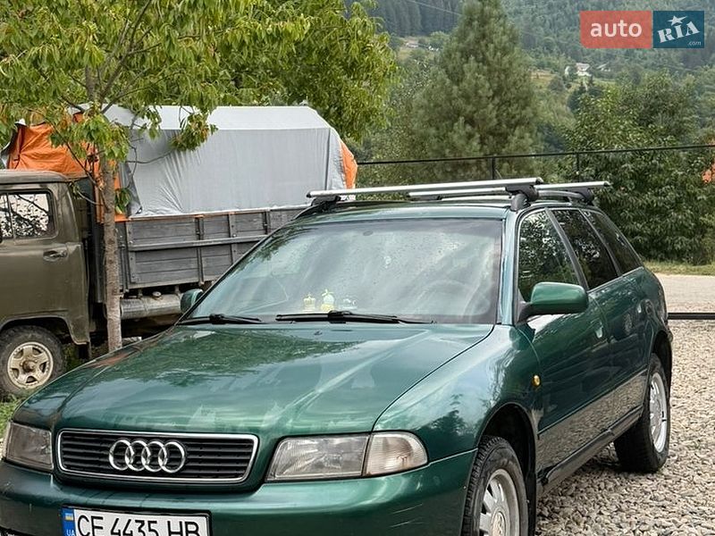 Универсал Audi A4 1998 в Верховине
