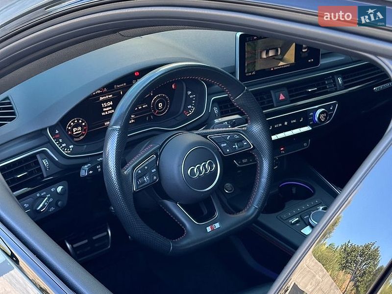 Седан Audi A4 2018 в Ровно