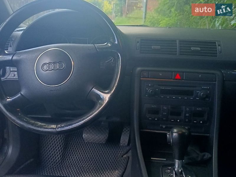 Універсал Audi A4 2004 в Підгірцях