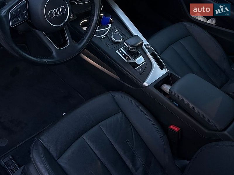 Седан Audi A4 2017 в Львові