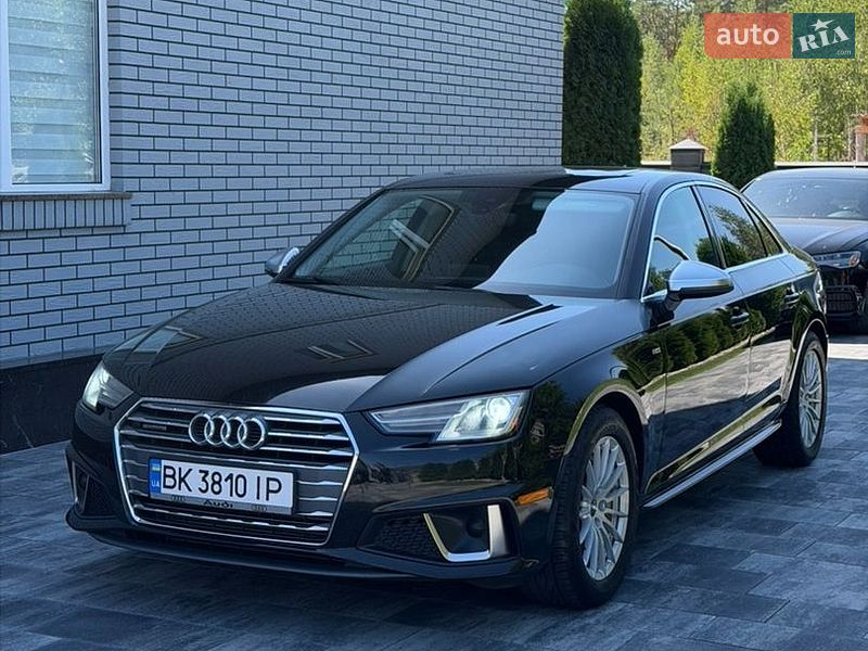 Седан Audi A4 2018 в Ровно