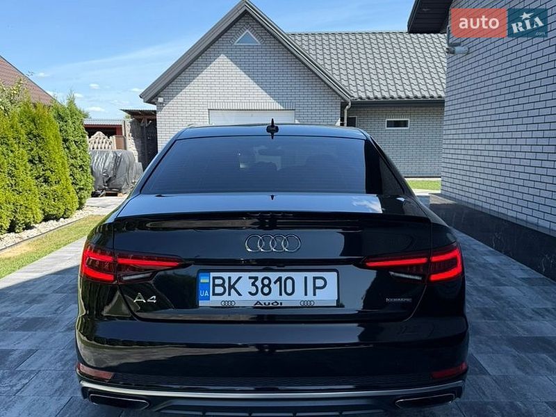 Седан Audi A4 2018 в Ровно