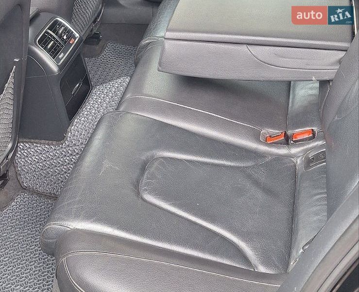 Седан Audi A4 2010 в Ровно