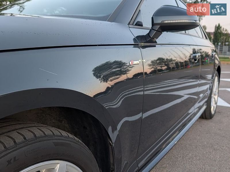 Седан Audi A4 2018 в Киеве