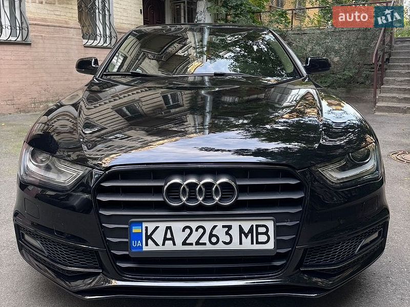 Седан Audi A4 2015 в Киеве