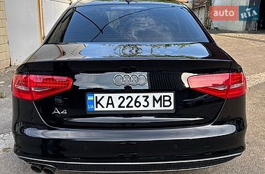 Седан Audi A4 2015 в Киеве