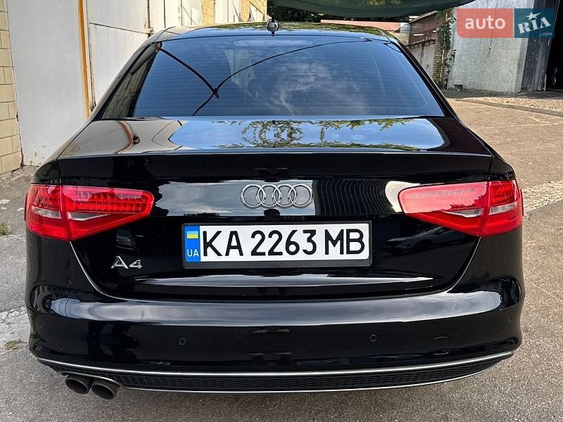 Седан Audi A4 2015 в Киеве