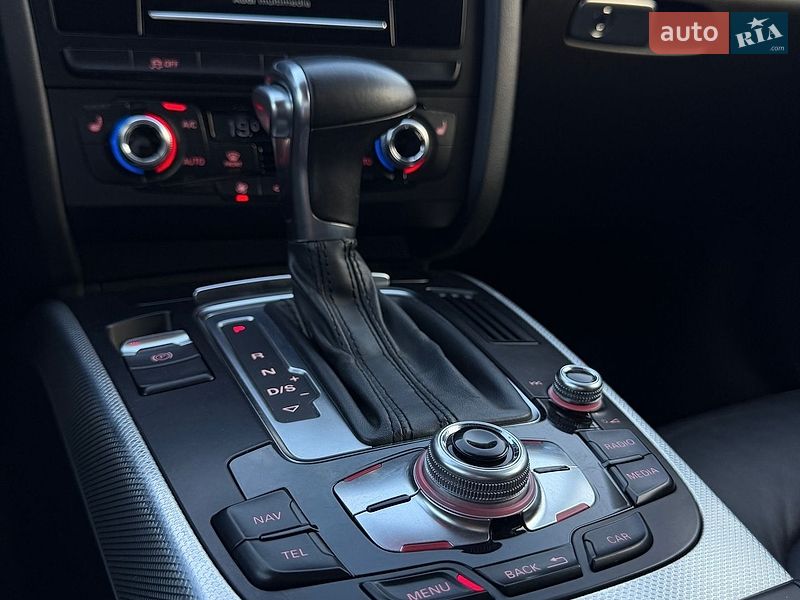 Седан Audi A4 2014 в Києві