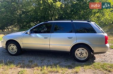 Універсал Audi A4 1998 в Звягелі