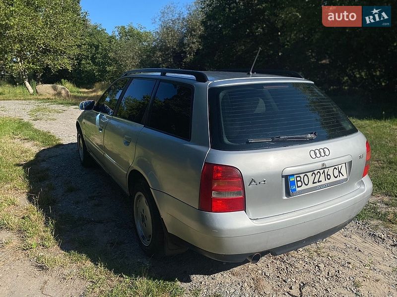 Універсал Audi A4 1998 в Звягелі
