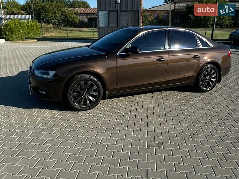 Седан Audi A4 2012 в Вінниці