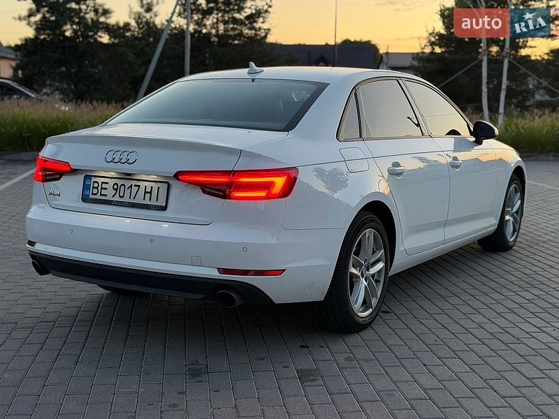Седан Audi A4 2016 в Киеве