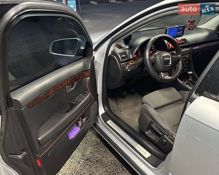 Седан Audi A4 2005 в Сарнах