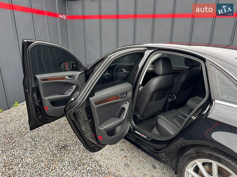Седан Audi A4 2013 в Луцьку