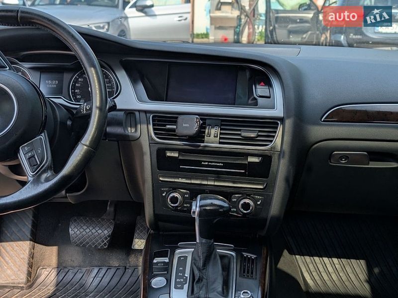 Седан Audi A4 2015 в Киеве