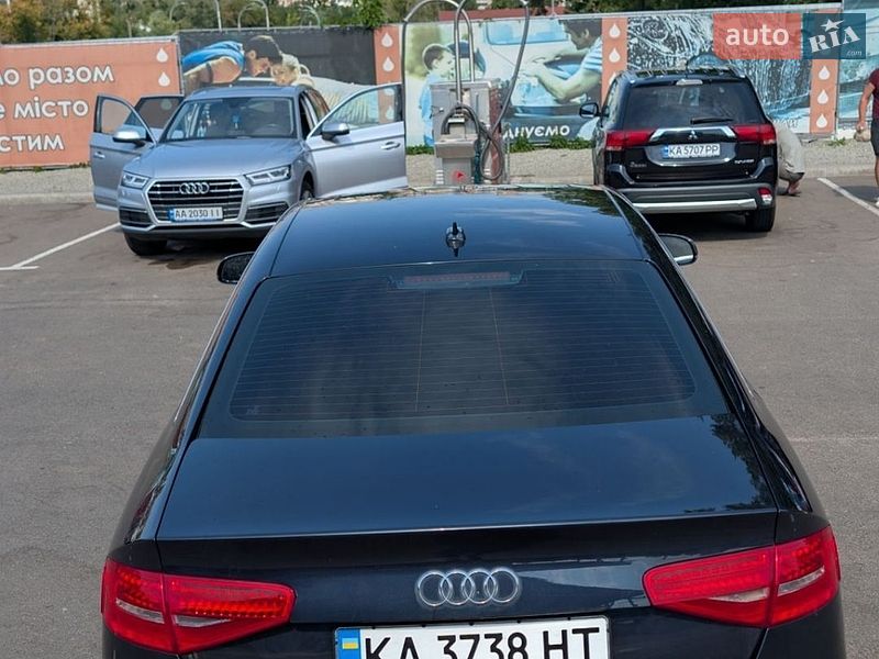 Седан Audi A4 2015 в Киеве