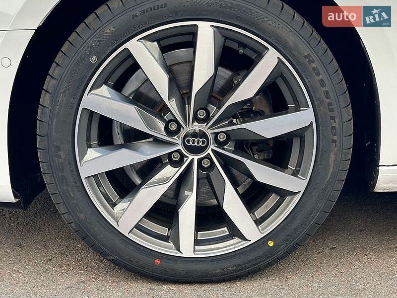 Седан Audi A4 2023 в Киеве