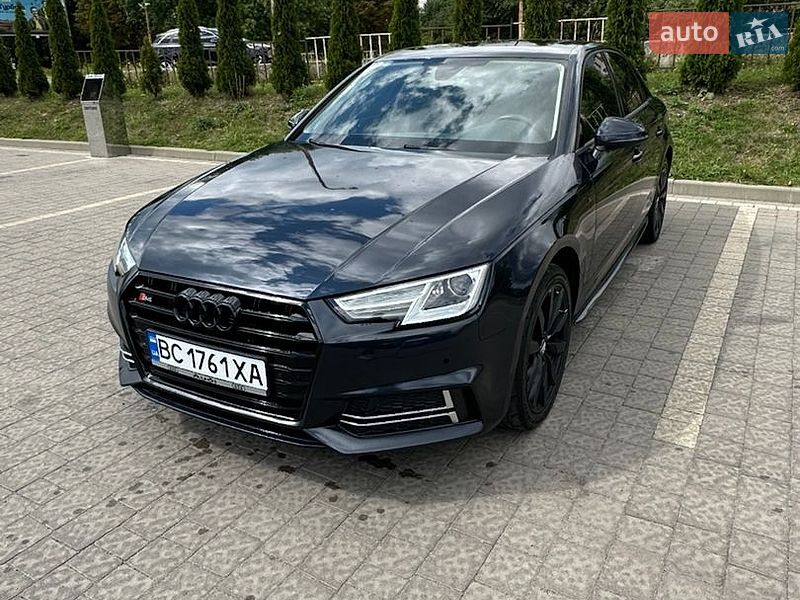 Седан Audi A4 2017 в Львове фото Седан Audi A4 2017 в Львове