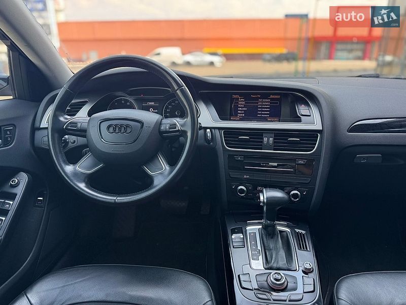 Седан Audi A4 2012 в Киеве