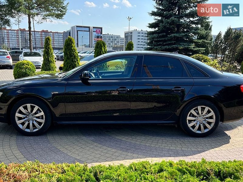 Седан Audi A4 2014 в Львове