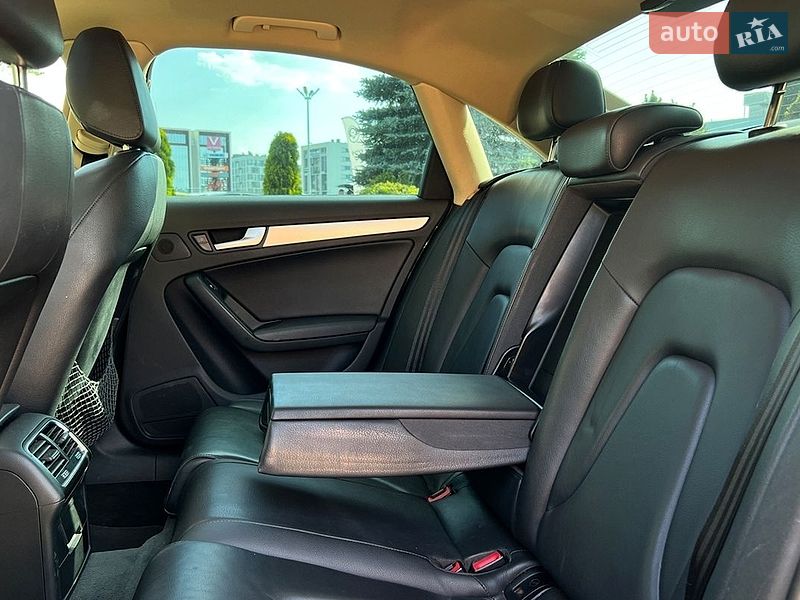 Седан Audi A4 2014 в Львове