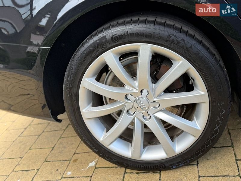Седан Audi A4 2013 в Городке