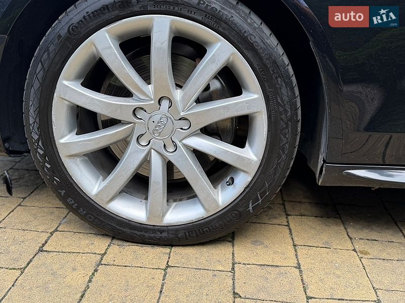 Седан Audi A4 2013 в Городке