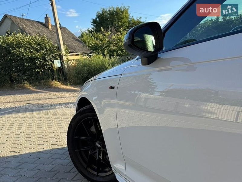 Седан Audi A4 2019 в Черновцах