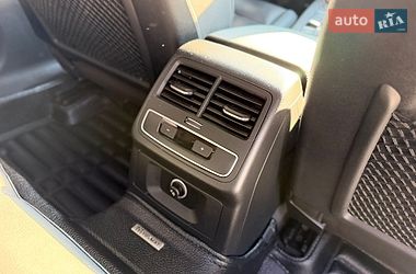 Седан Audi A4 2017 в Рівному