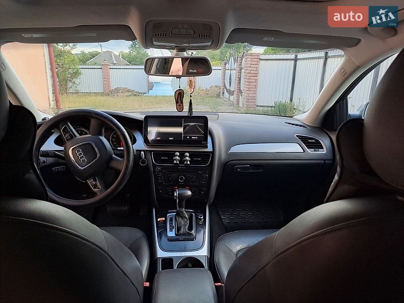 Седан Audi A4 2011 в Черновцах