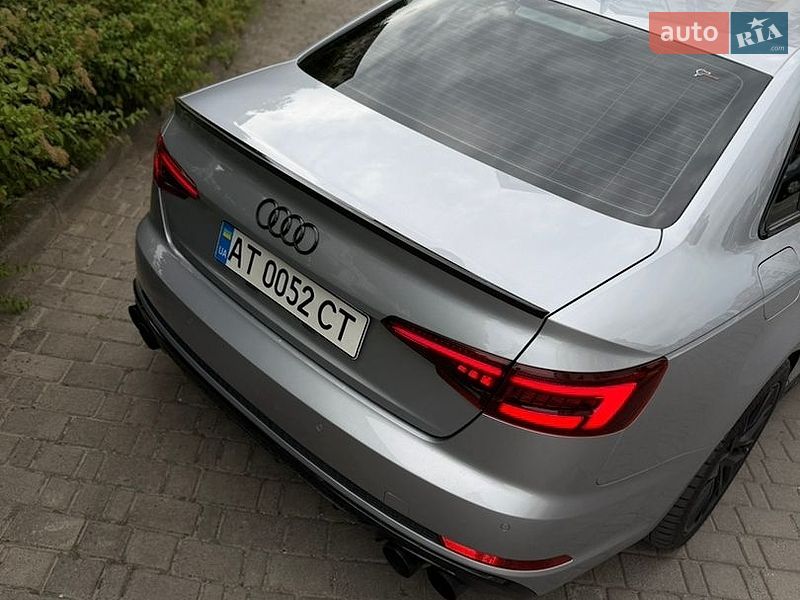 Седан Audi A4 2017 в Івано-Франківську