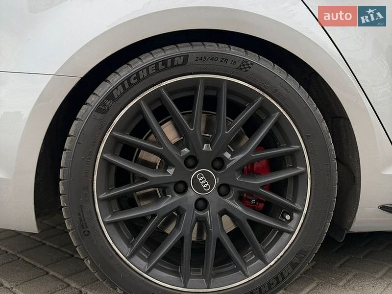 Седан Audi A4 2017 в Івано-Франківську